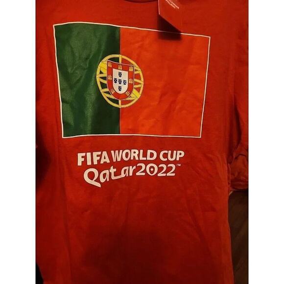 FIFA Official 2022 World Cup Qatar Men's Red T-Shirt Size Large NWT CR6 Nice - Picture 1 of 5